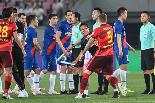 中锋来了！特雷·杨社媒转发官宣欢迎艾顿：让我们开干吧！